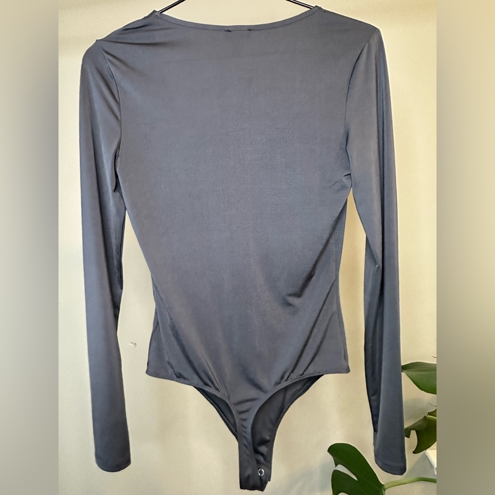 Express Body Contour Scoop Neck Charcoal Gray Long Sleeve Thong Bodysuit - XS